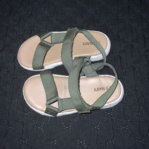 Toddler Boys Olive Old Navy Sandals Sz: 8. - Pre-owned